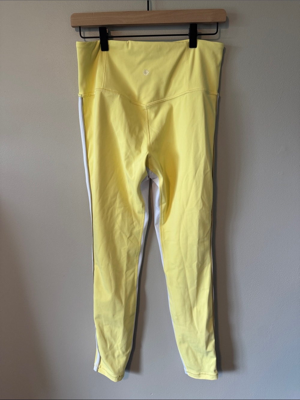 Athleta Ultra High Rise Elation Piping Legging - Picture 4 of 6
